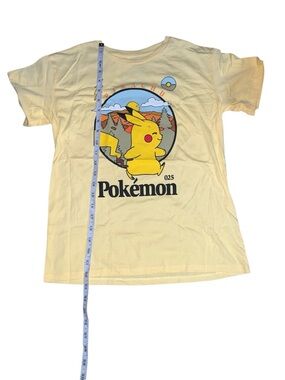 Pokémon yellow pikachu shirt kids NWT size large 10/12